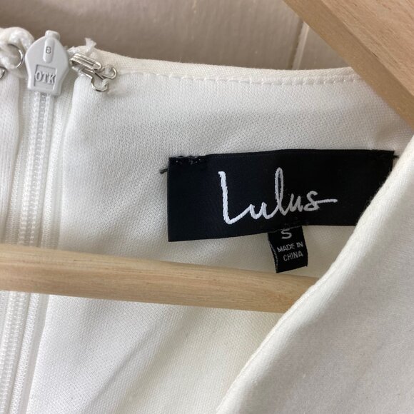 Lulus White V-Neckline Cocktail Dress Size Small - Picture 4 of 7